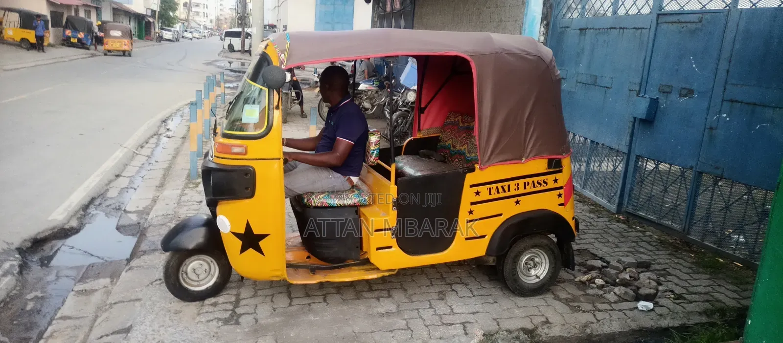 Bajaj 2018 Yellow