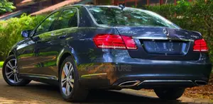 Mercedes-Benz E220 2015 Blue