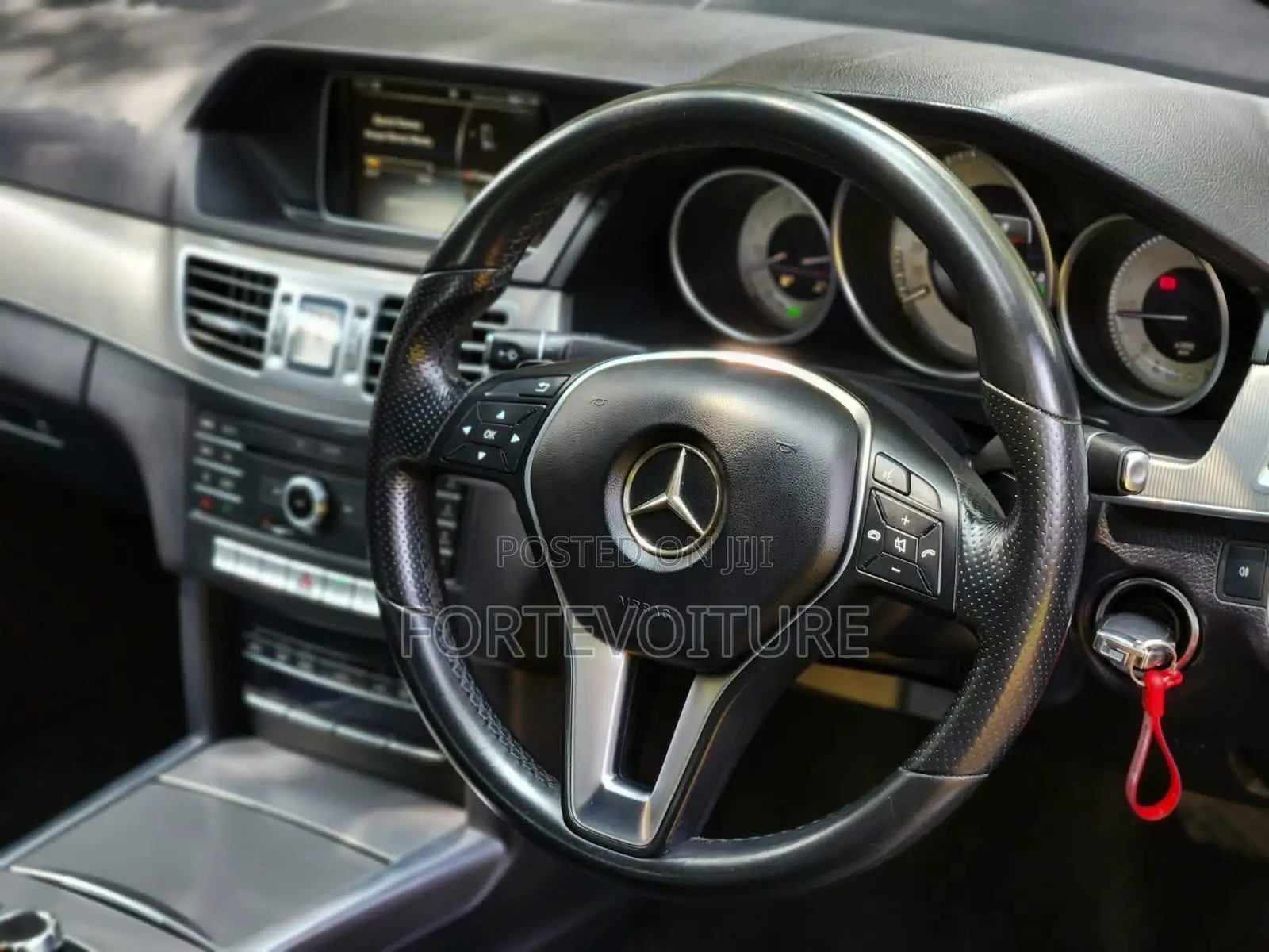 Mercedes-Benz E220 2015 Blue