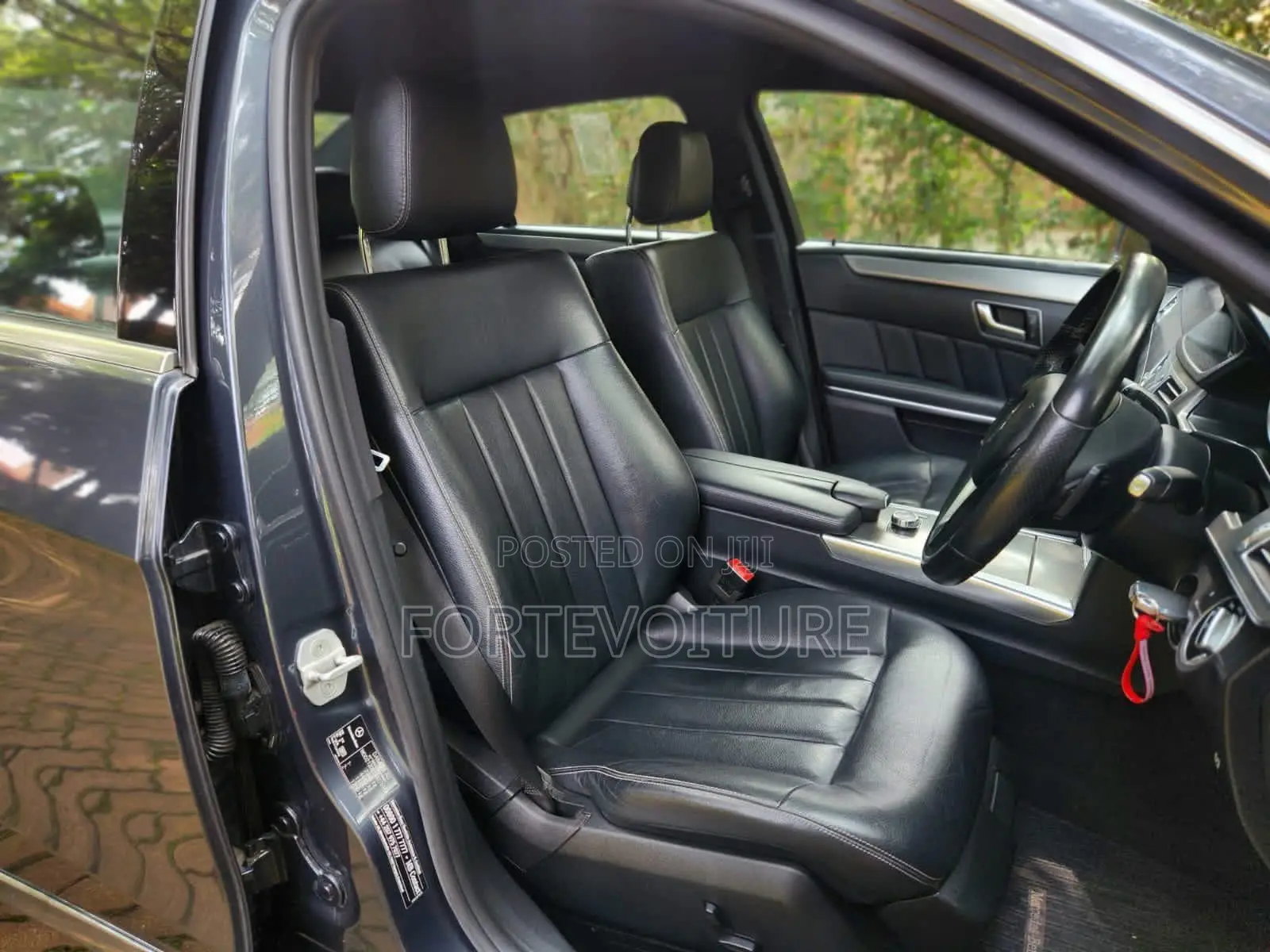 Mercedes-Benz E220 2015 Blue
