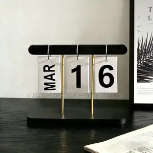 Minimalist Wooden Flip Calendar – DIY Desktop Calendar Office Decor