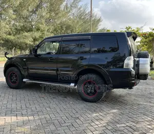 Mitsubishi Pajero 2009 Black