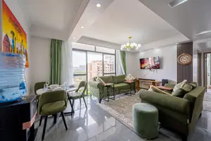 Swanky 2BR Airbnb at Winchester, Riverside