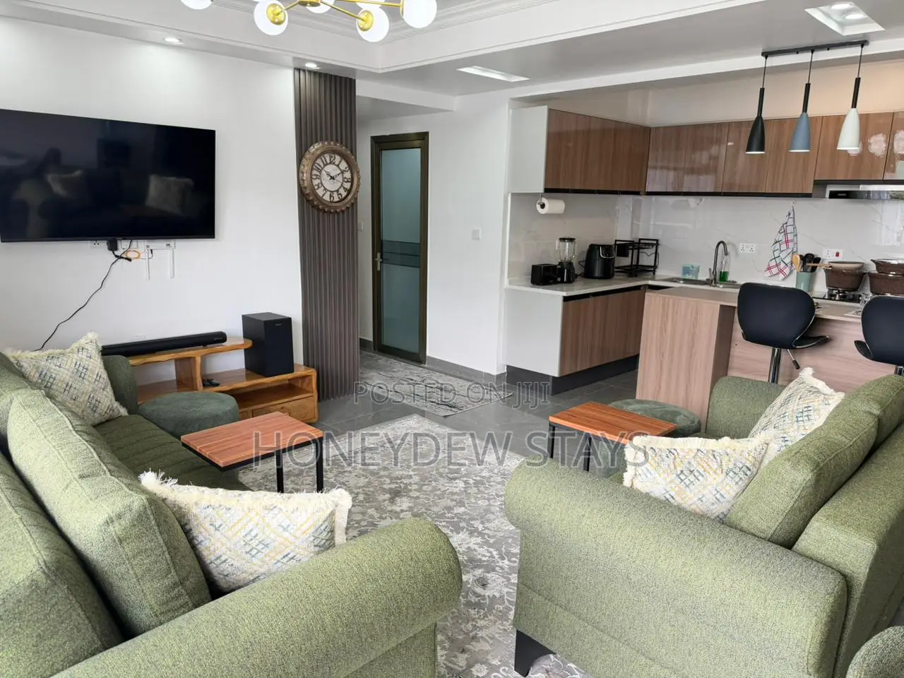 Swanky 2BR Airbnb at Winchester, Riverside