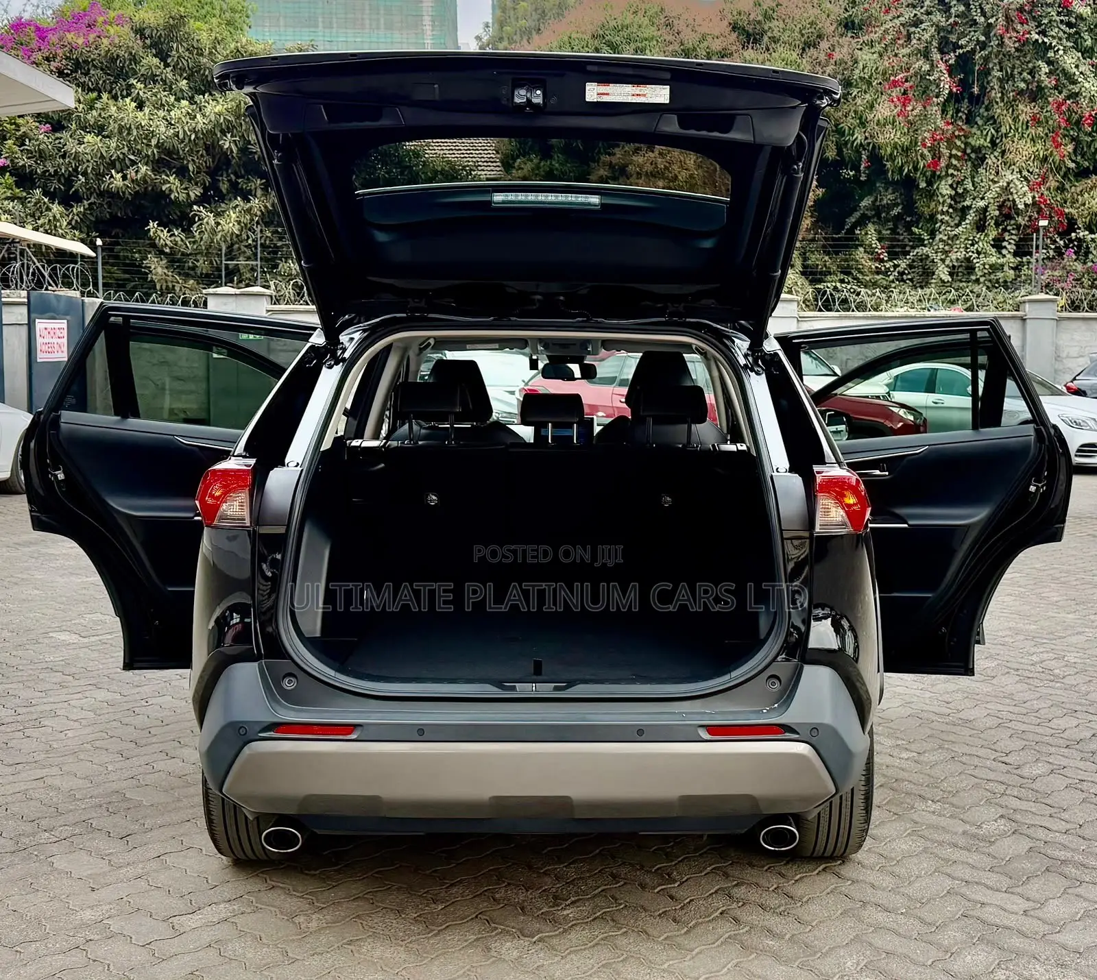 Toyota RAV4 XLE Premium AWD 2019 Black