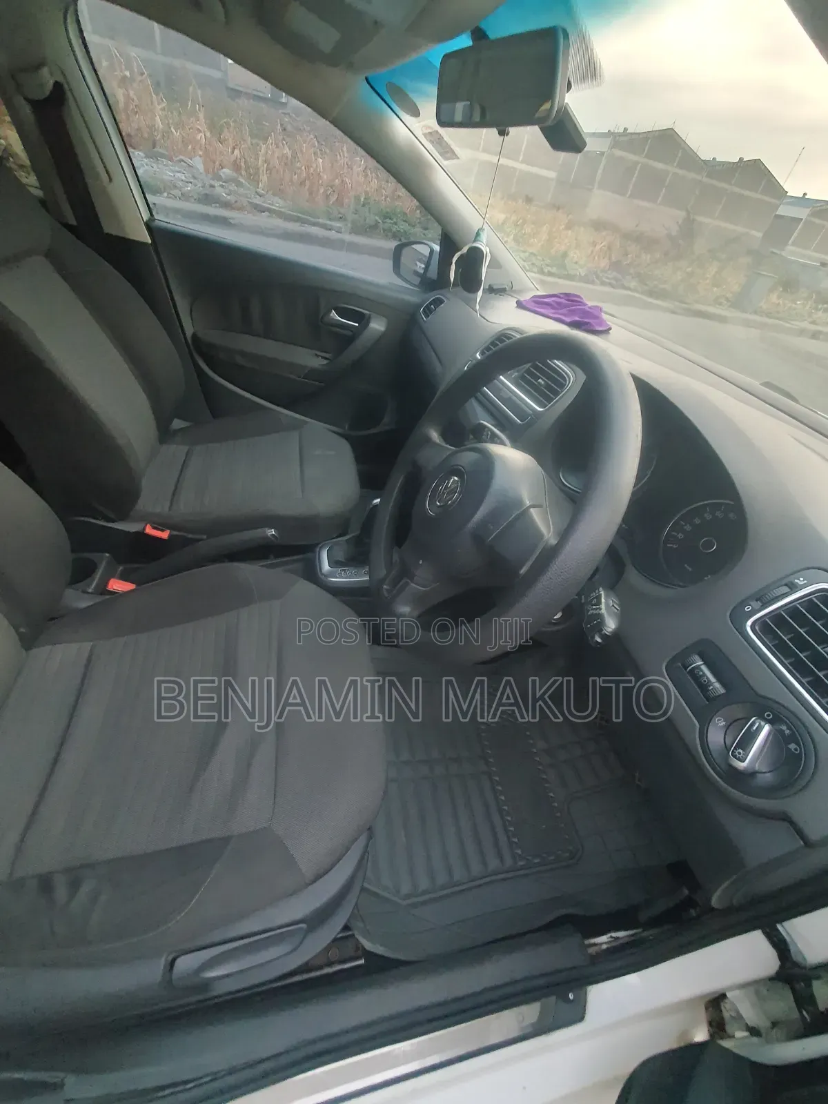 Volkswagen Polo 2011 White