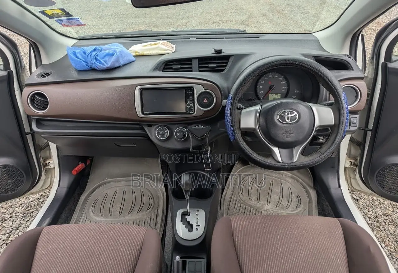 Toyota Vitz 2012 White