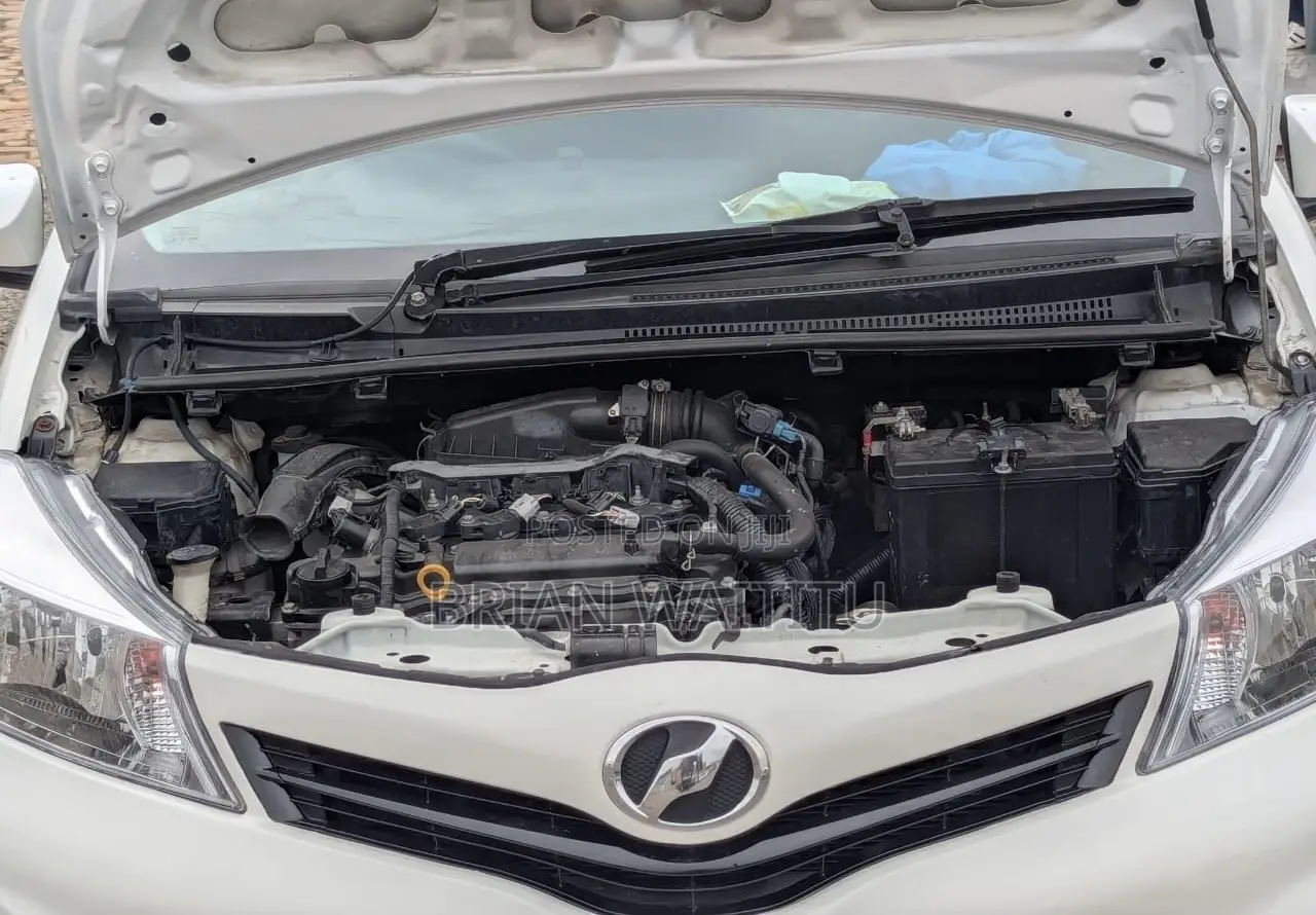 Toyota Vitz 2012 White