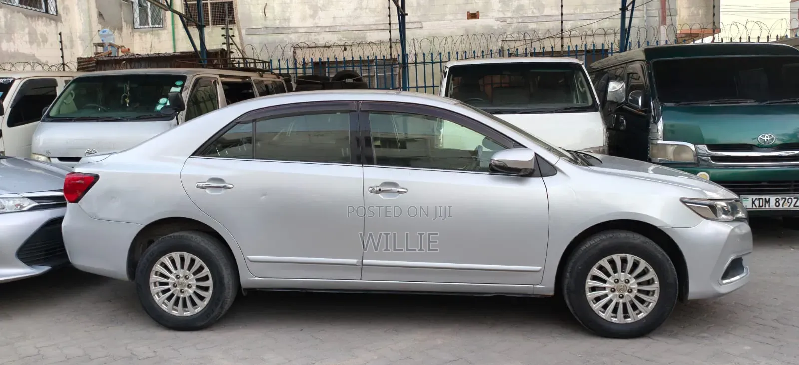 Toyota Premio 2016 Silver