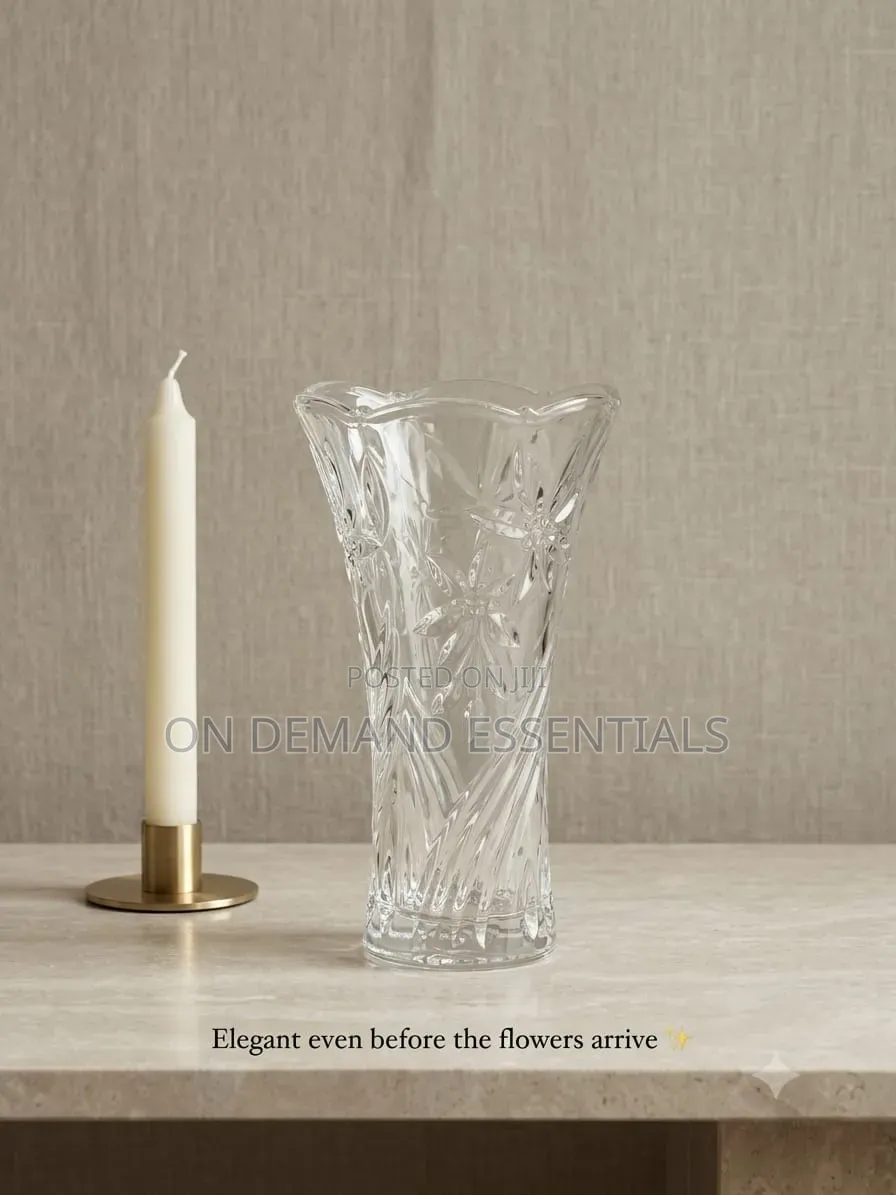 Elegant Glass Flower Vase