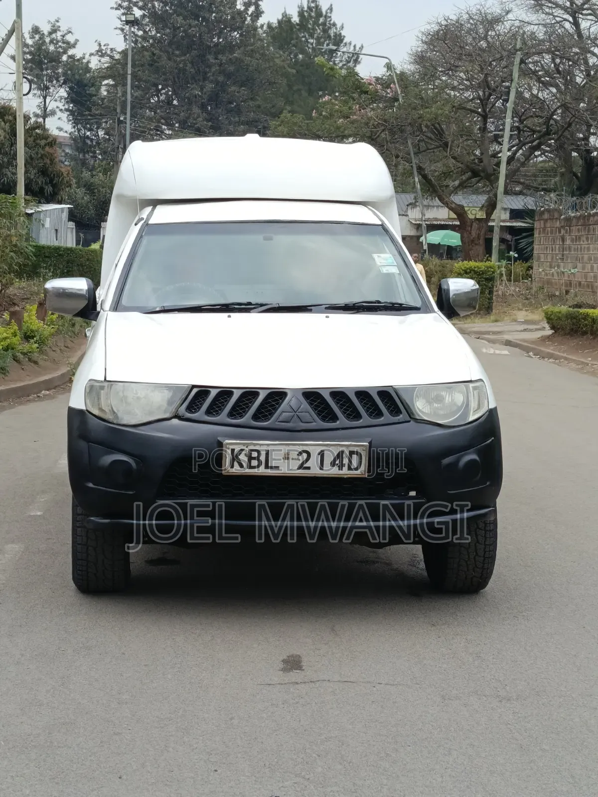 Mitsubishi L400 2009 White