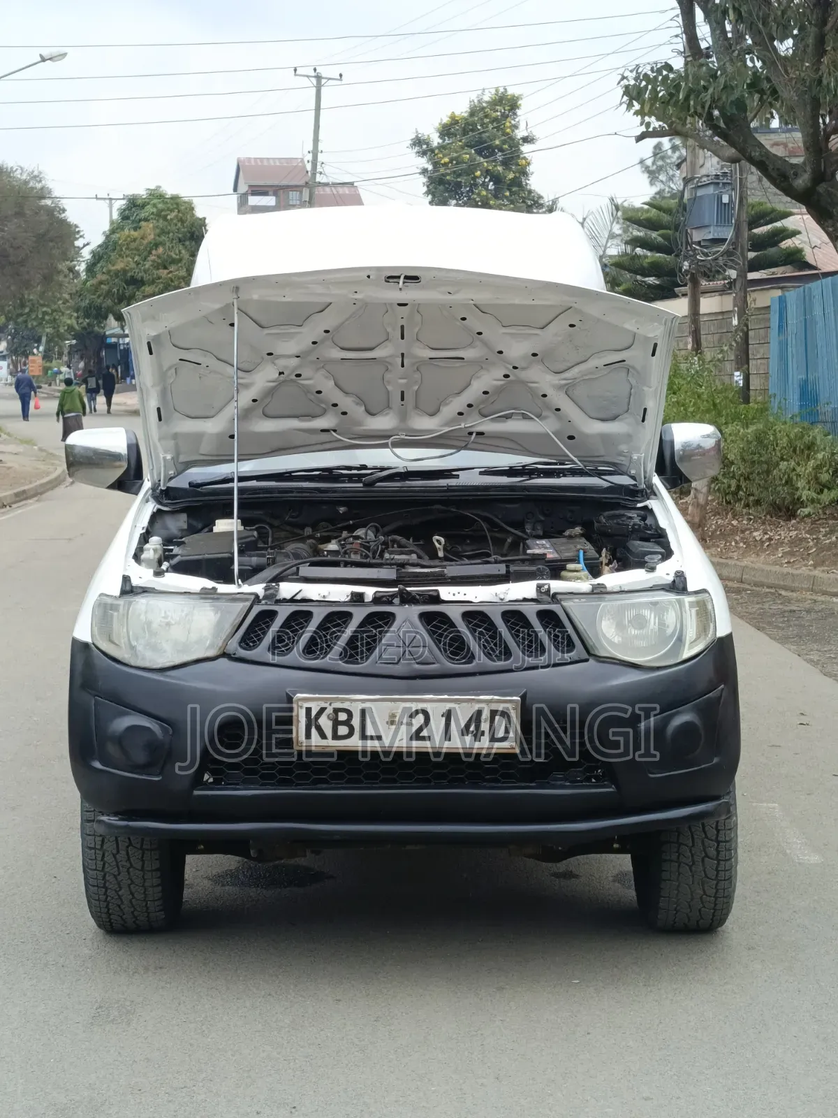 Mitsubishi L400 2009 White