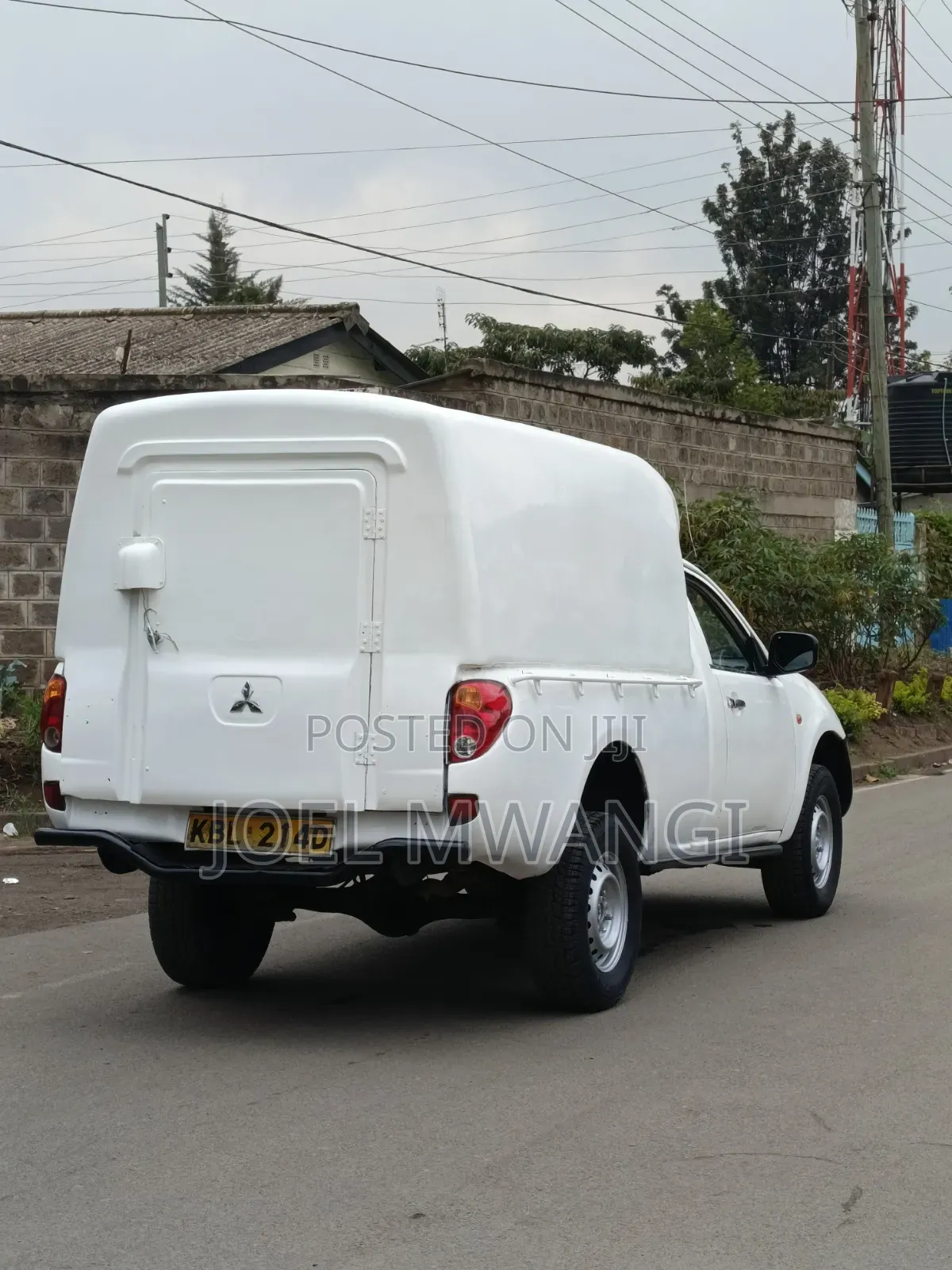 Mitsubishi L400 2009 White