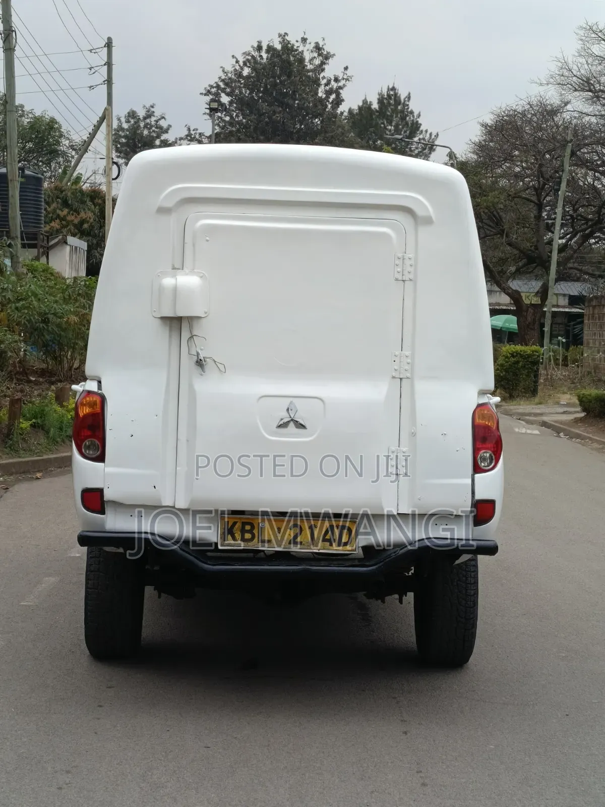 Mitsubishi L400 2009 White