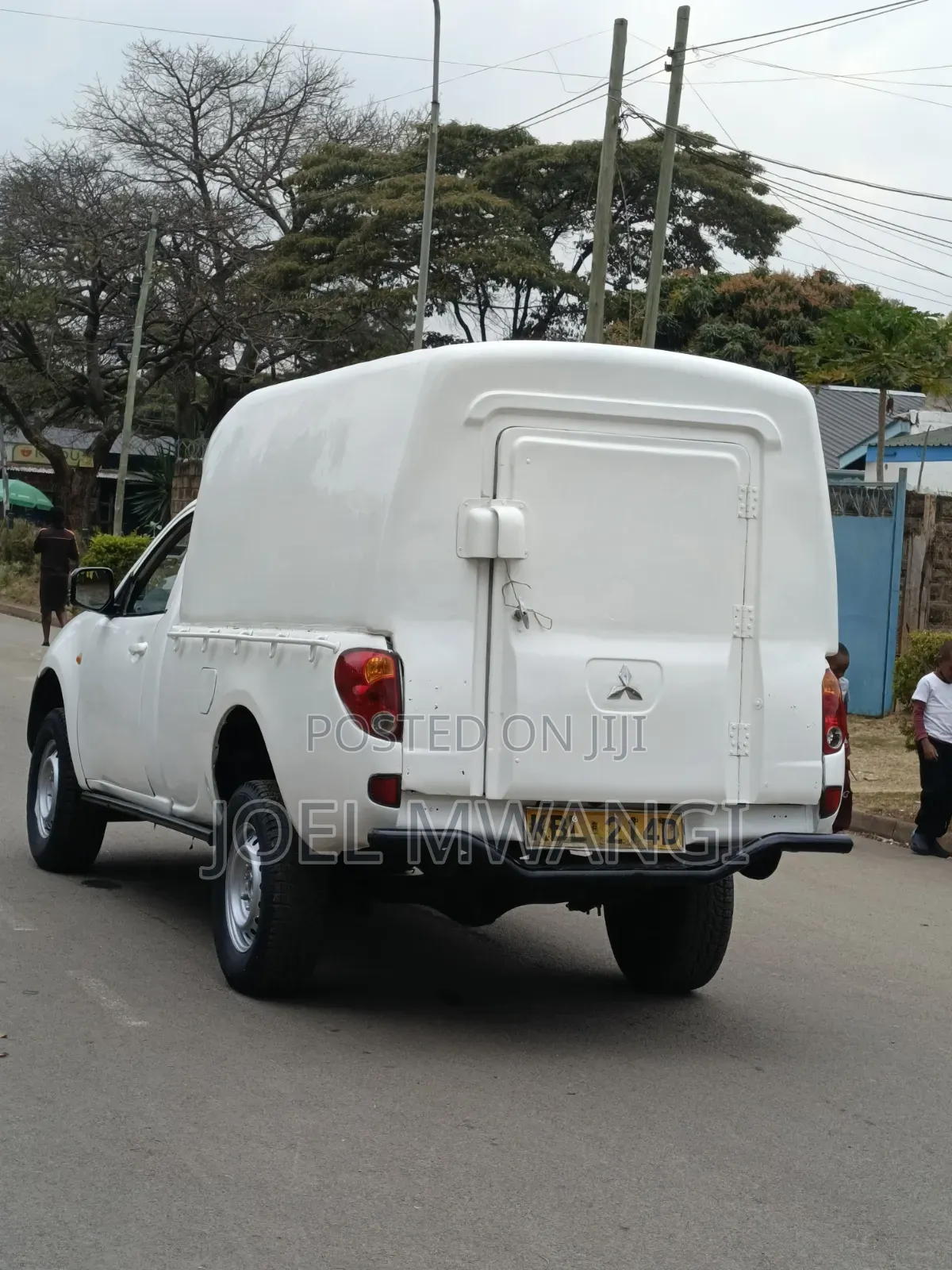 Mitsubishi L400 2009 White