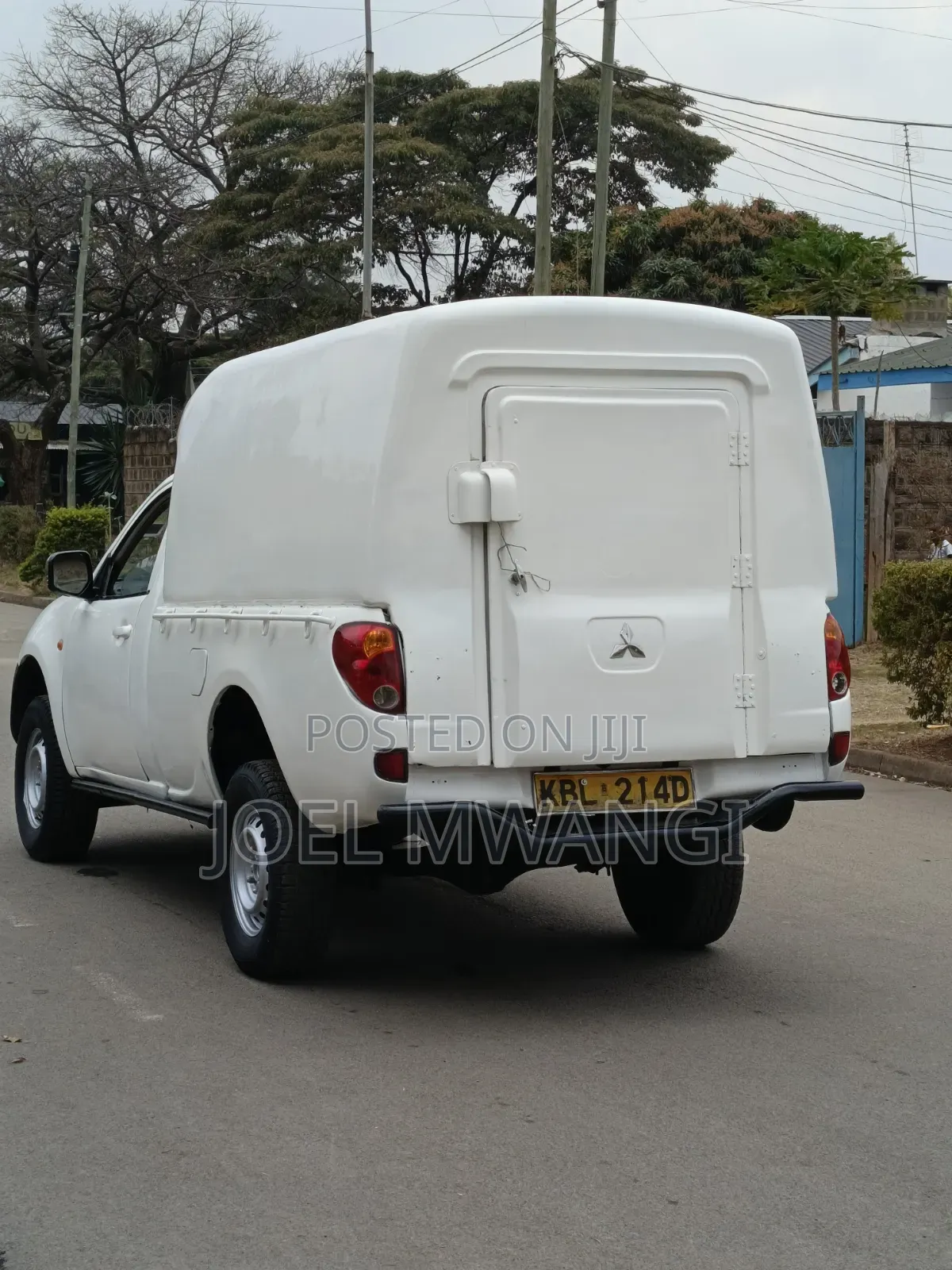Mitsubishi L400 2009 White