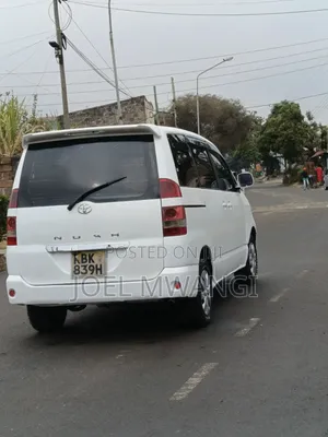 Toyota Noah 2002 White