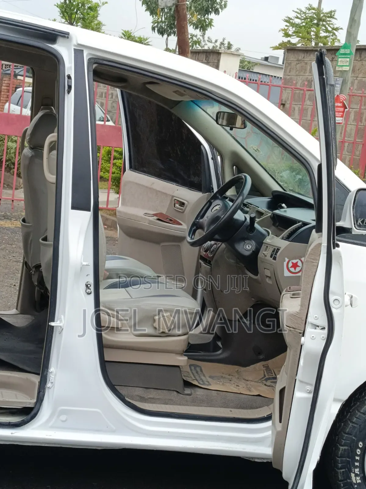 Toyota Noah 2002 White