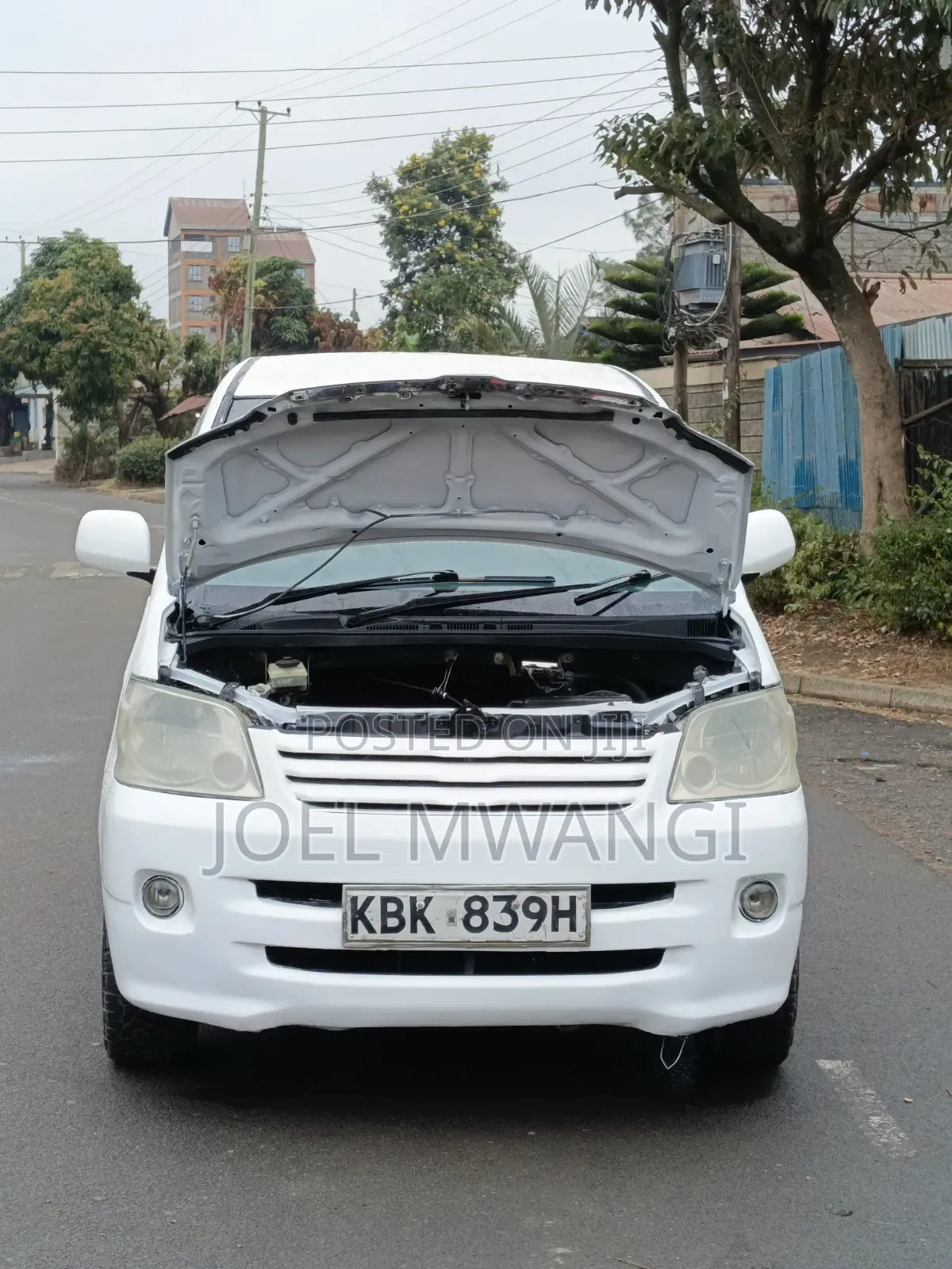 Toyota Noah 2002 White