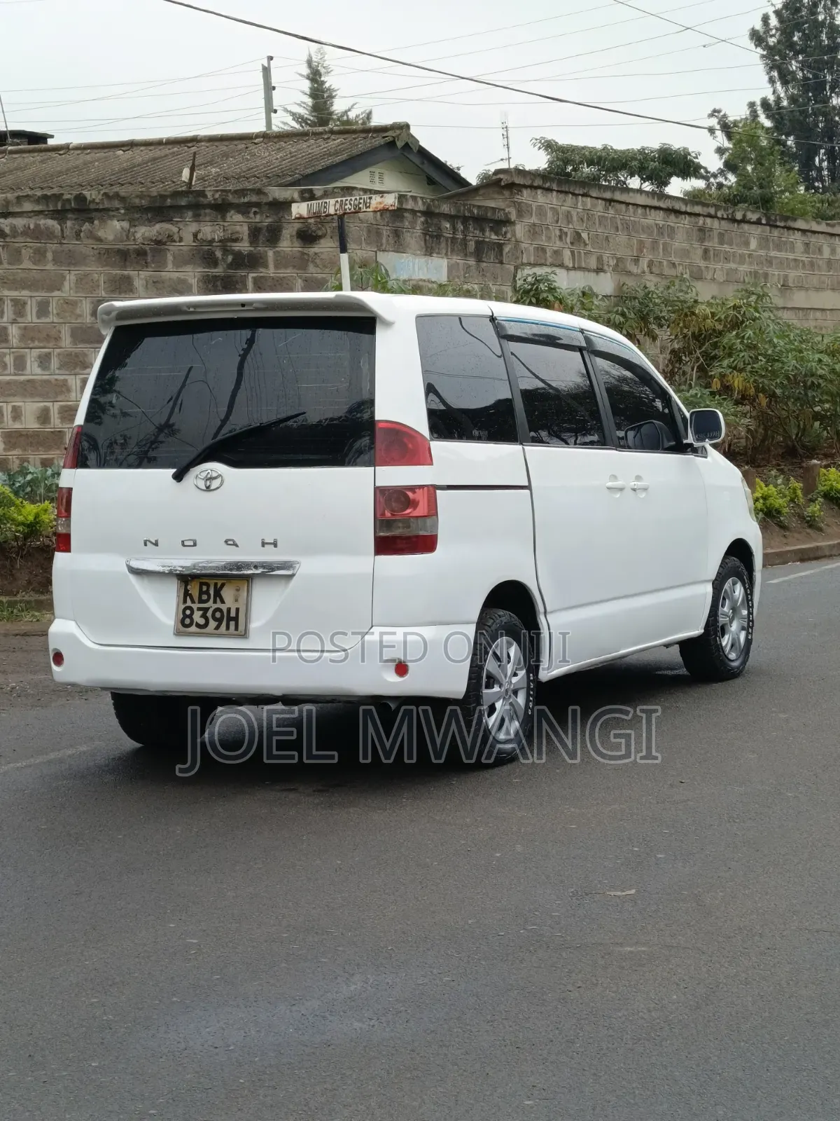 Toyota Noah 2002 White