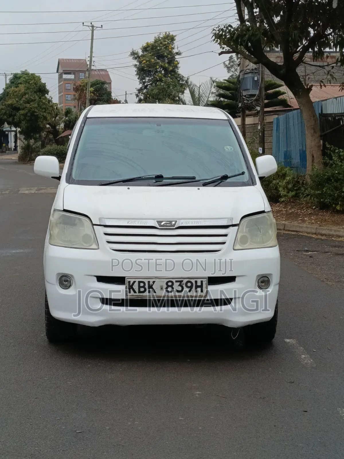 Toyota Noah 2002 White