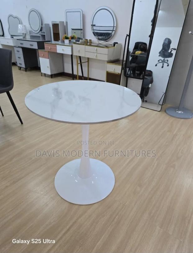 Round Marble -Top Table - main view