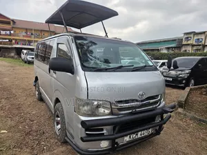 Toyota HiAce 2010 Silver