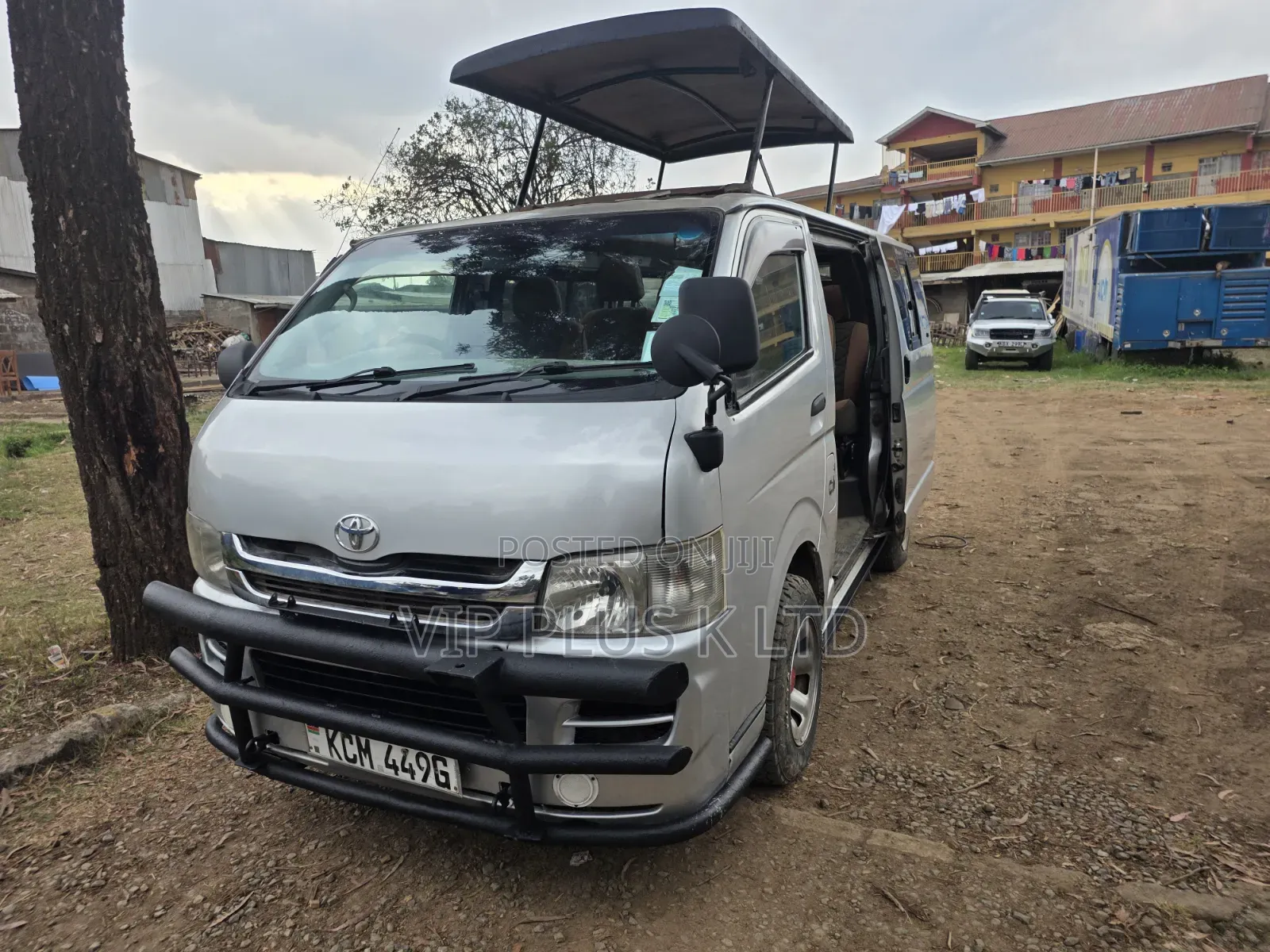 Toyota HiAce 2010 Silver