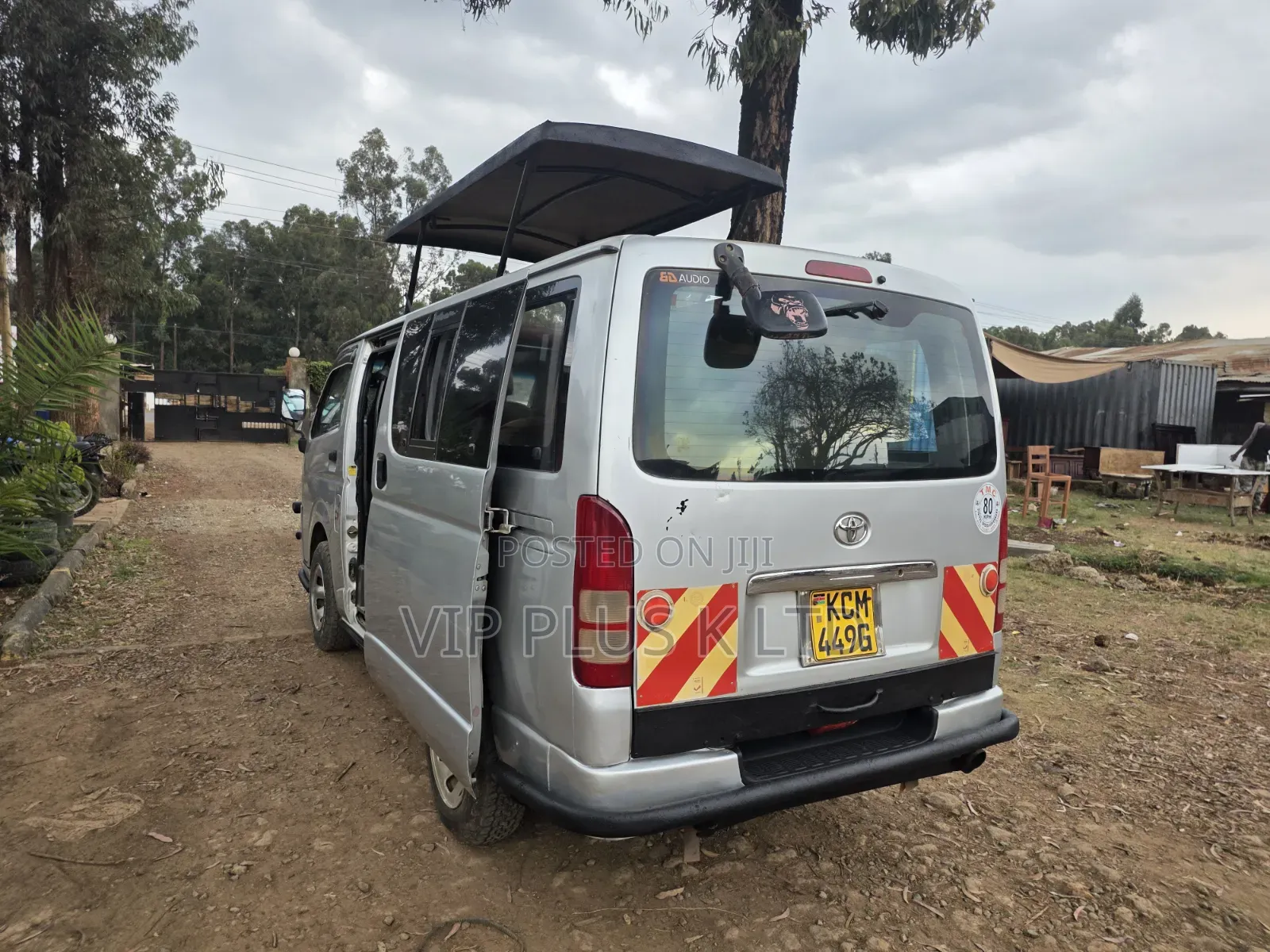 Toyota HiAce 2010 Silver