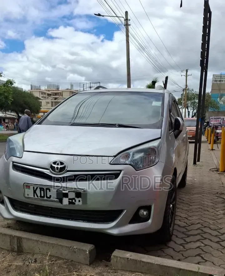 Toyota Ractis 2014 Silver