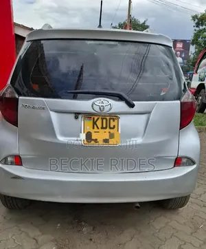 Toyota Ractis 2014 Silver