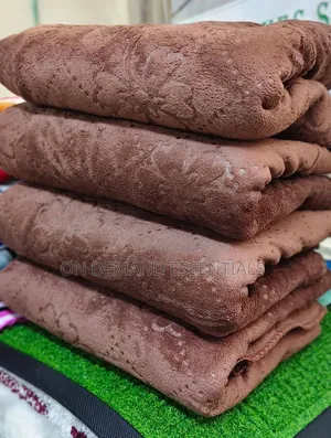 Microfiber Large Towels 
Lint Free
Highly Absorbent