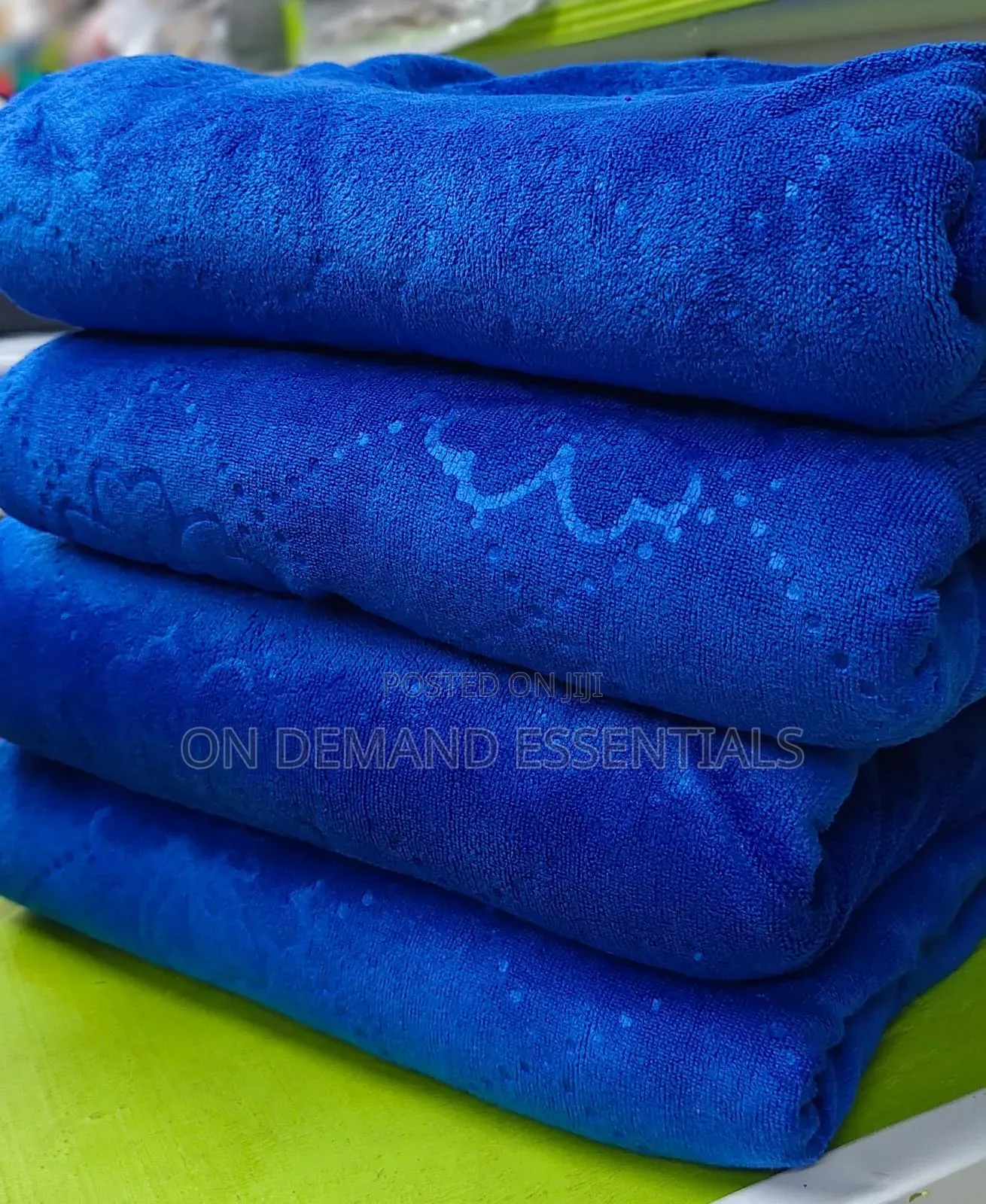 Microfiber Large Towels 
Lint Free
Highly Absorbent