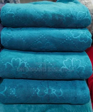 Microfiber Large Towels 
Lint Free
Highly Absorbent