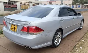 Toyota Crown Majesta 2010 Silver