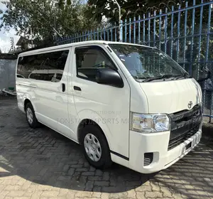 Toyota HiAce 2019 White