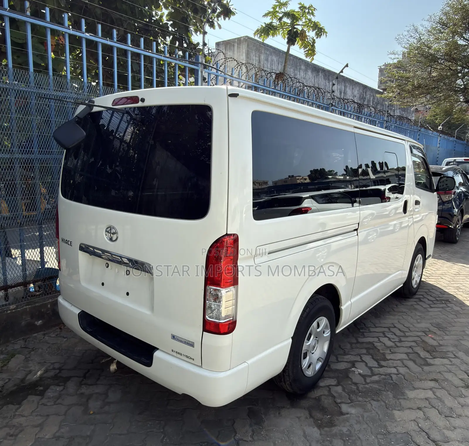 Toyota HiAce 2019 White