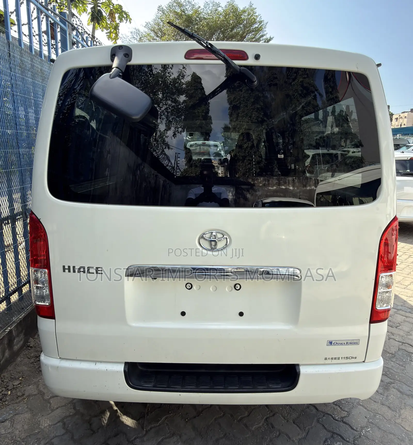 Toyota HiAce 2019 White