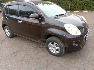 Toyota Passo 2013 Maroon