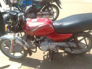 Bajaj Boxer 100 2023 Red