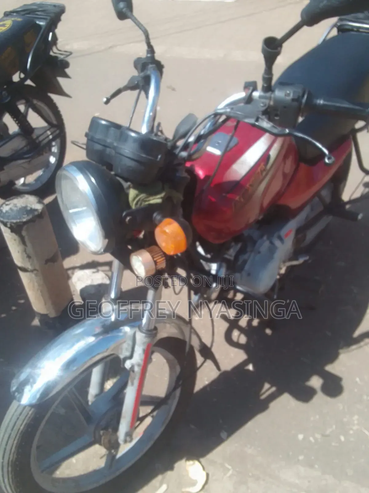 Bajaj Boxer 100 2023 Red