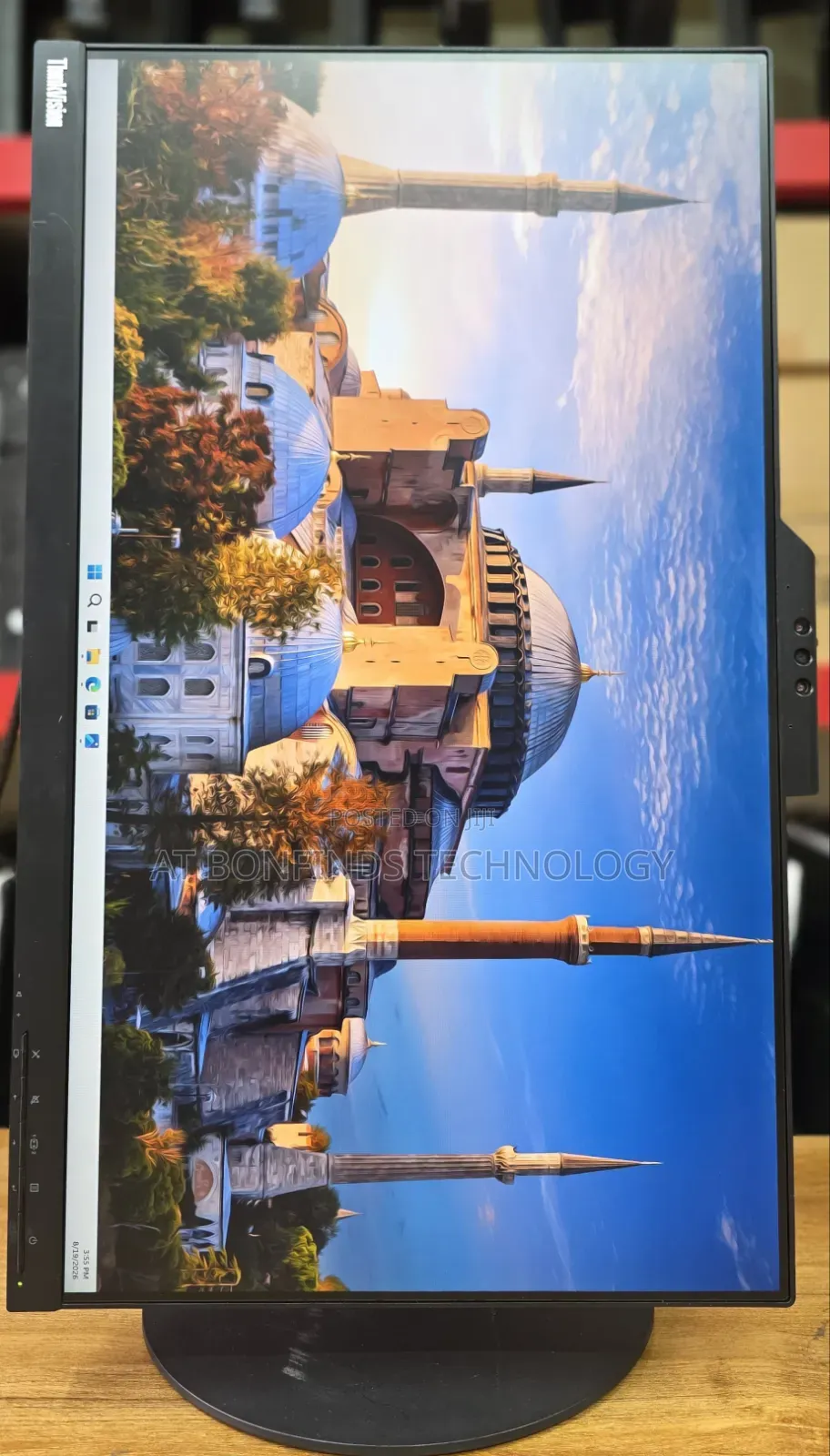 Lenovo Thinkvision T24v-10 Monitor 
24 Inch
With an Inbuilt