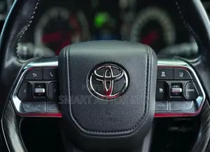Toyota Land Cruiser LC300 2021 Gray