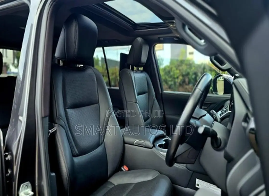 Toyota Land Cruiser LC300 2021 Gray