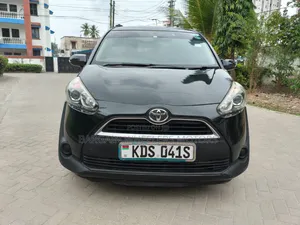 Toyota Sienta 2017 Black