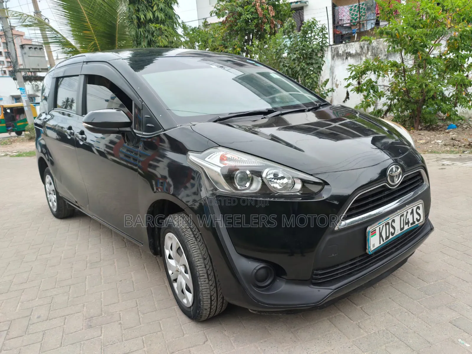 Toyota Sienta 2017 Black