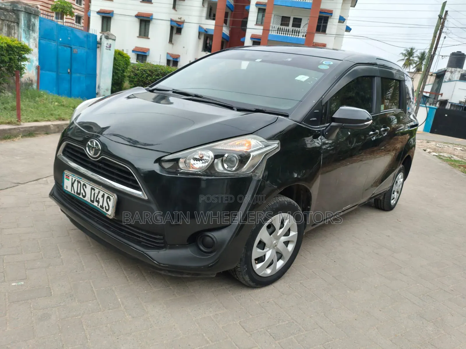 Toyota Sienta 2017 Black