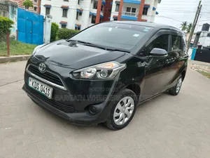 Toyota Sienta 2017 Black