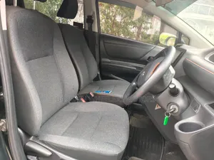 Toyota Sienta 2017 Black