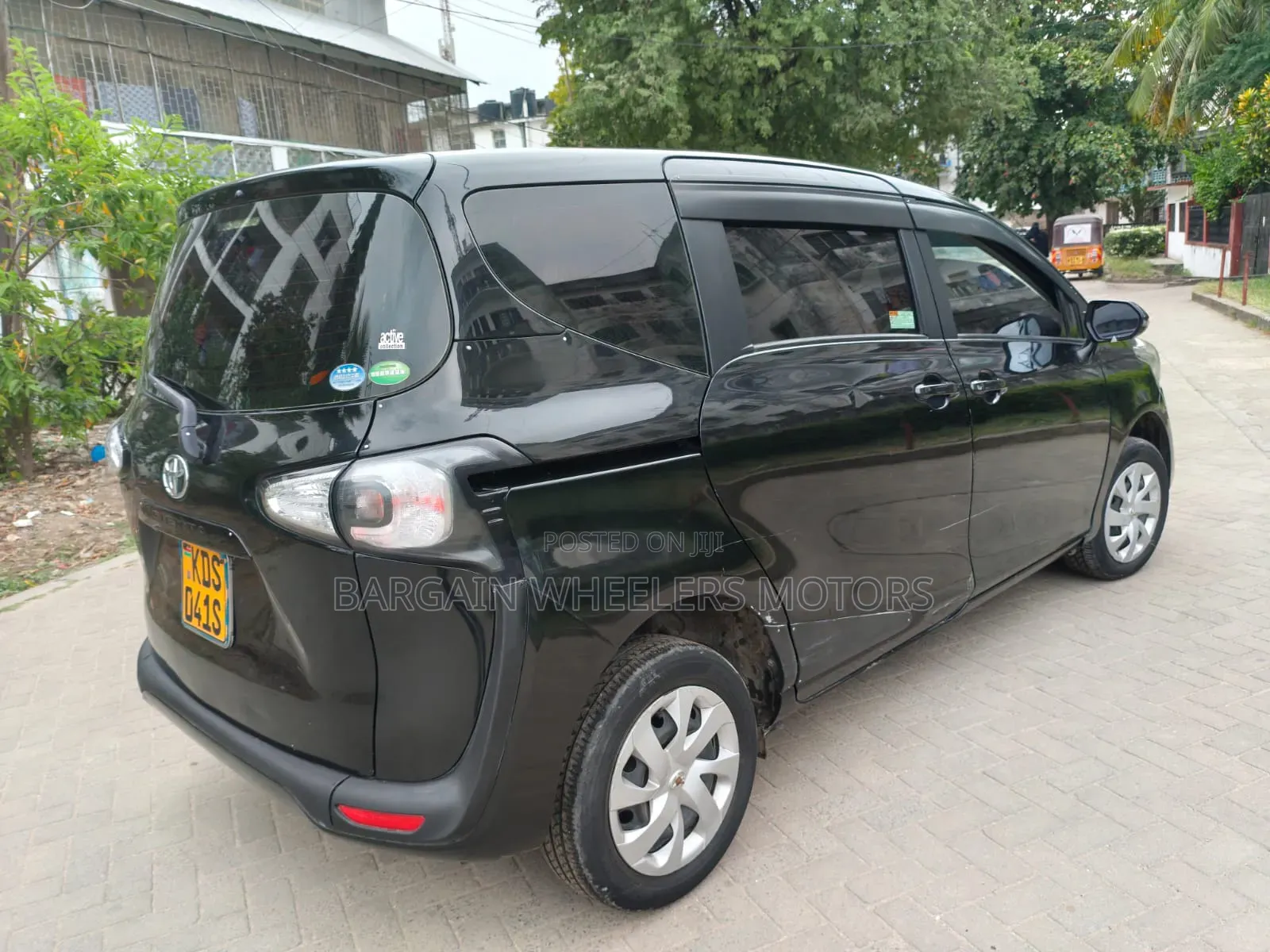 Toyota Sienta 2017 Black